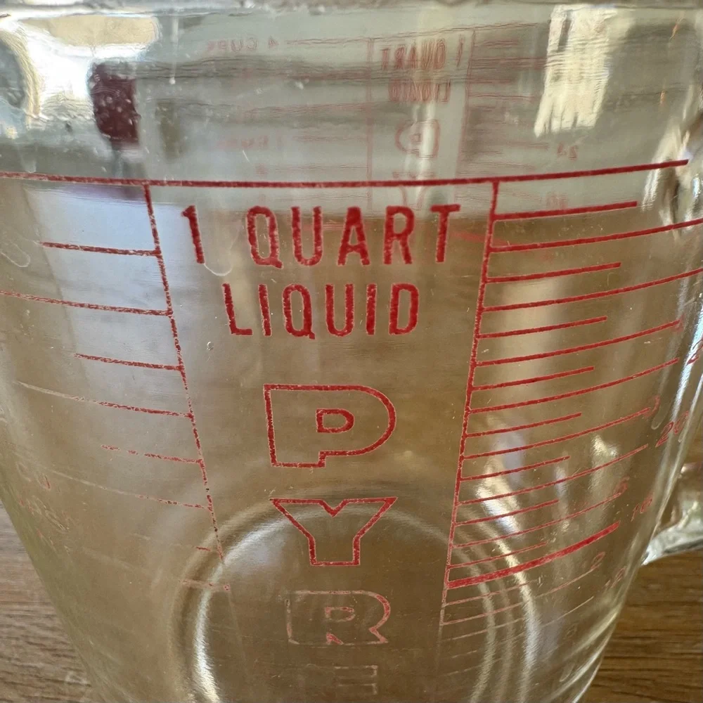 Vintage Pyrex Clear Glass One Quart Measuring Cup with Red Markings - Picture 2 of 7
